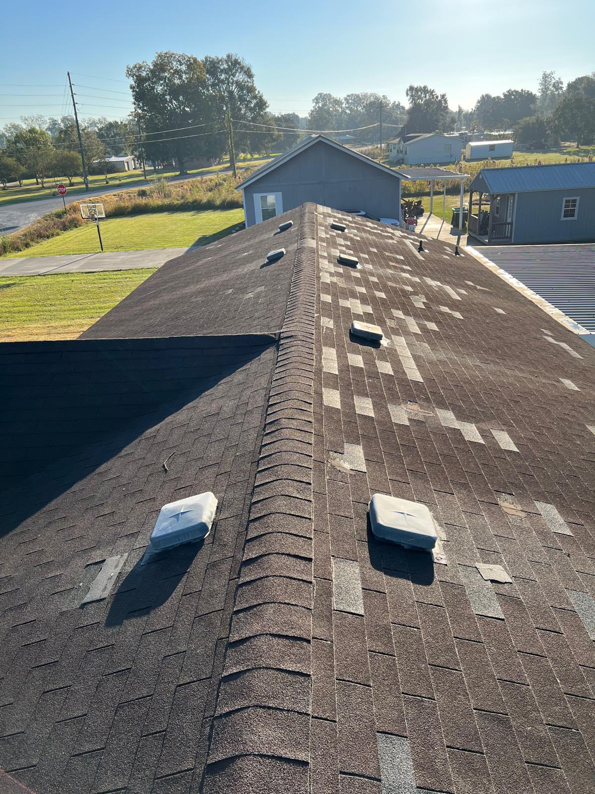 Mobile home roof before shingle replacement